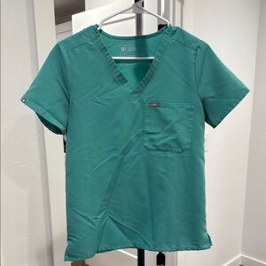FIGS One Pocket Scrub Top